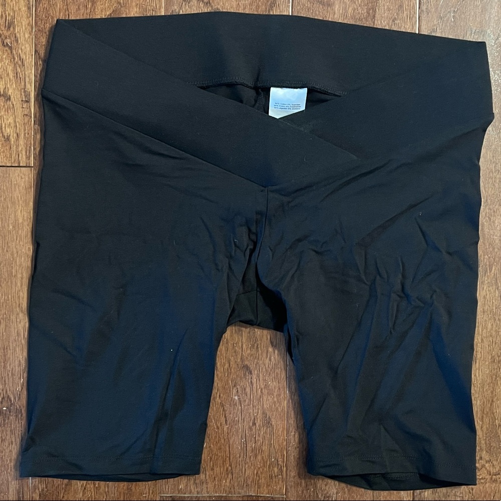 Motherhood Maternity Bumpstart under belly shorts, black, size large - like new